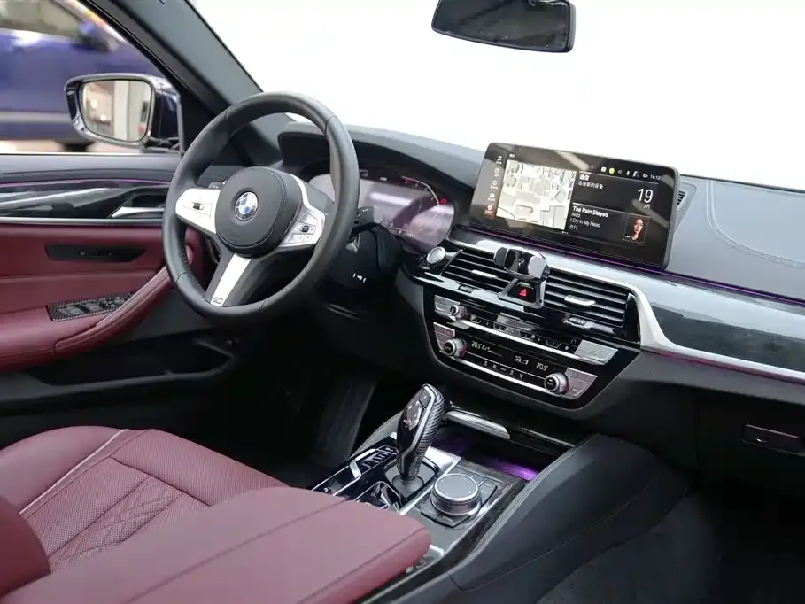 BMW 5 Series 2023 из CN, фото 9
