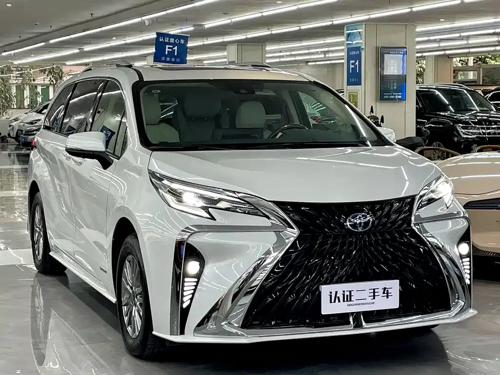 Toyota Sienna 2024 из CN, фото 10