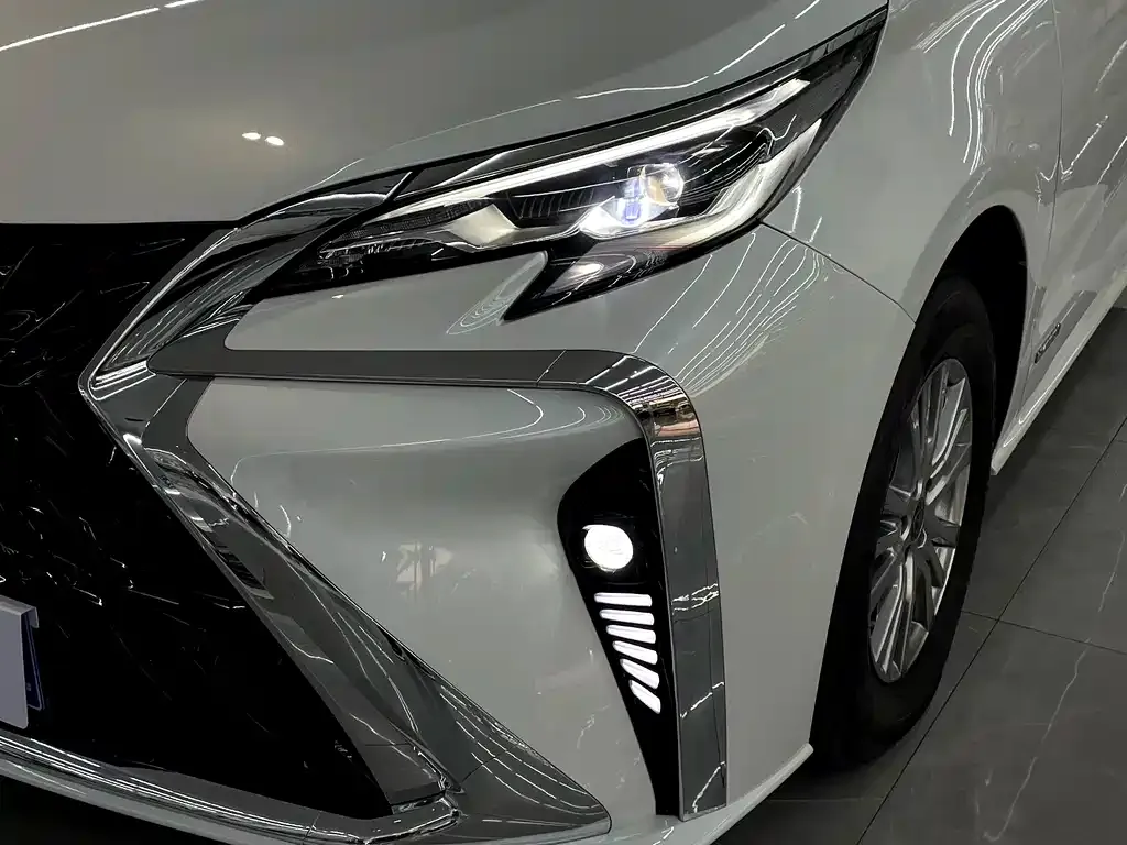 Toyota Sienna 2024 из CN, фото 9