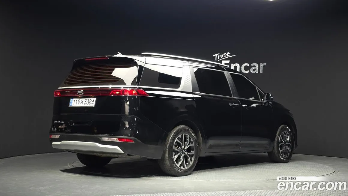Kia Carnival — фото 2