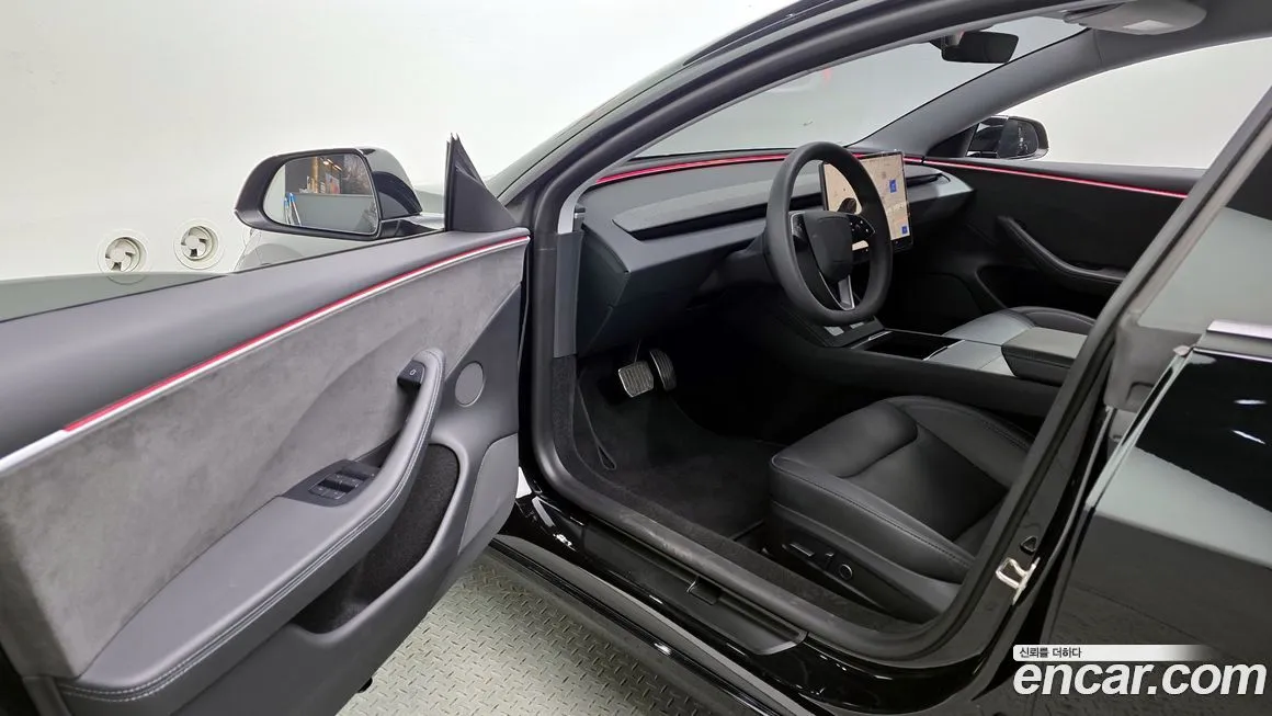 Tesla Model 3 2024 из KR, фото 4