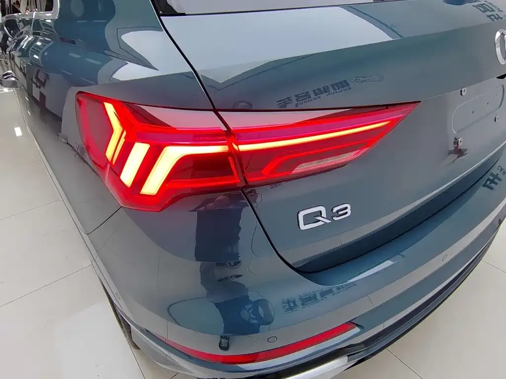 Audi Q3 — фото 10