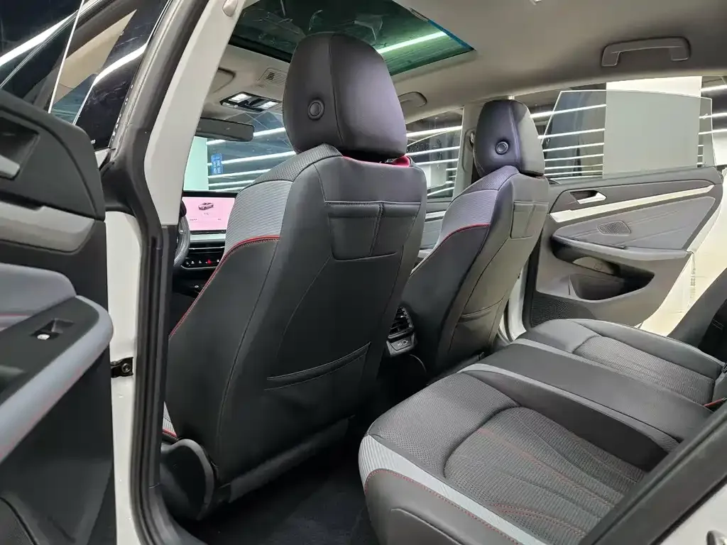 Volkswagen Lamando 2024 из CN, фото 4