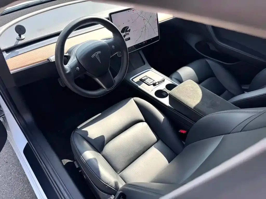 Tesla Model 3 — фото 5
