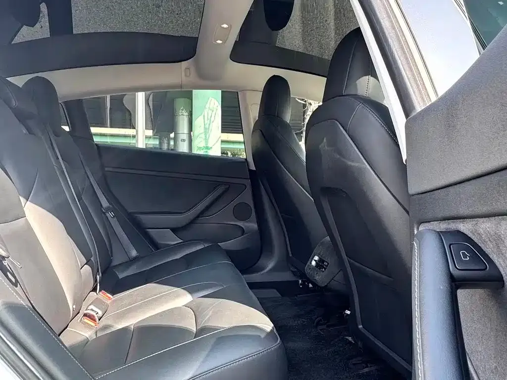 Tesla Model 3 — фото 6