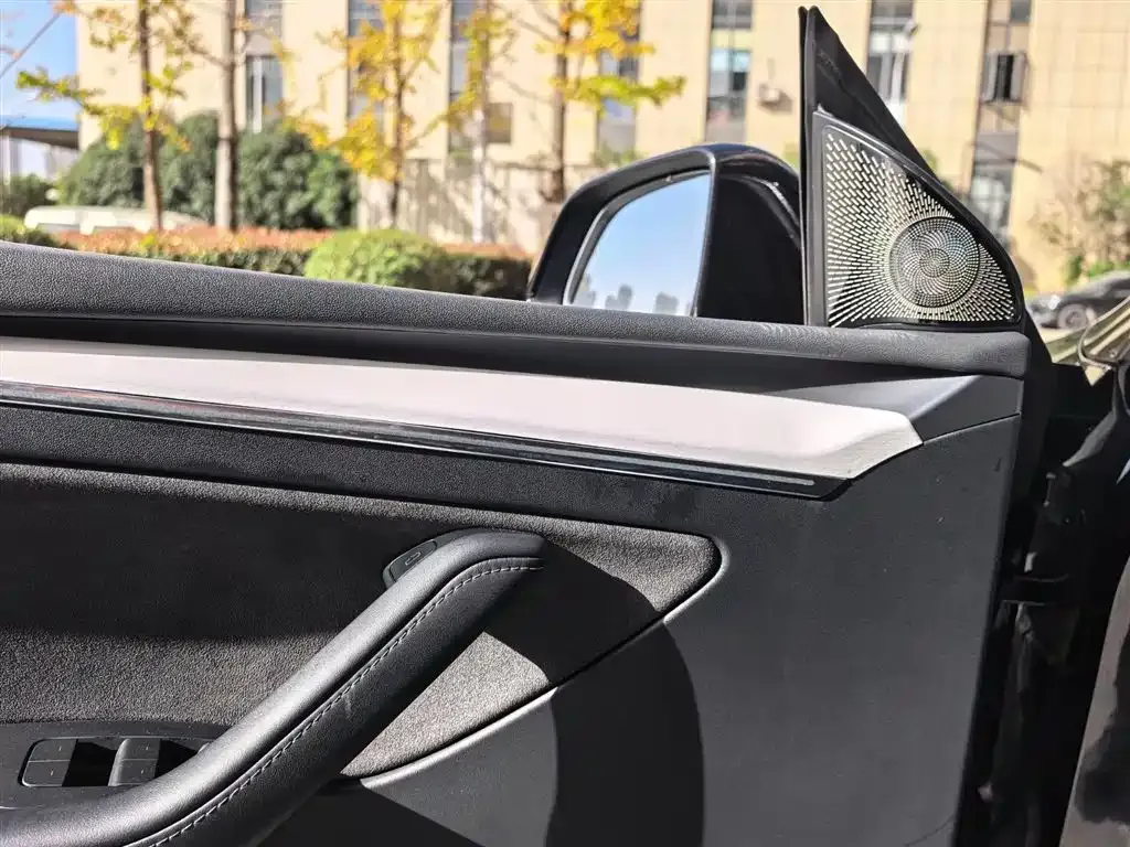 Tesla Model Y 2023 из CN, фото 7