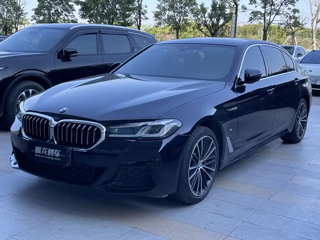 BMW 5 Series — фото 1