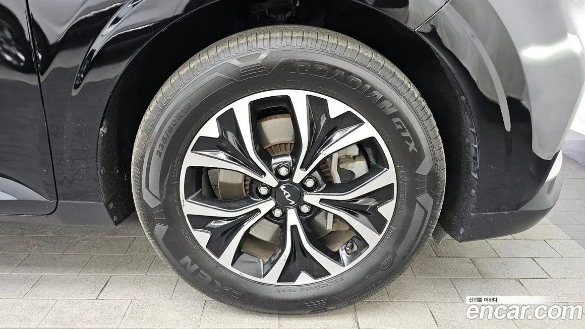 Kia Carnival — фото 10