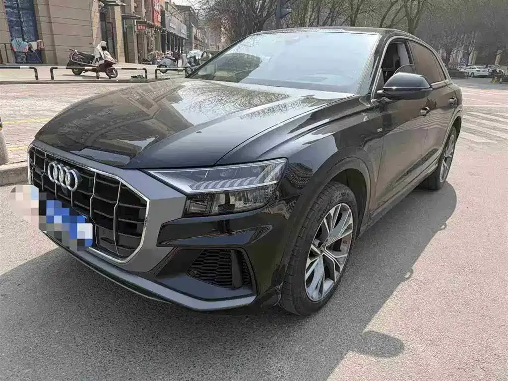 Audi Q8 2023 из CN, фото 1