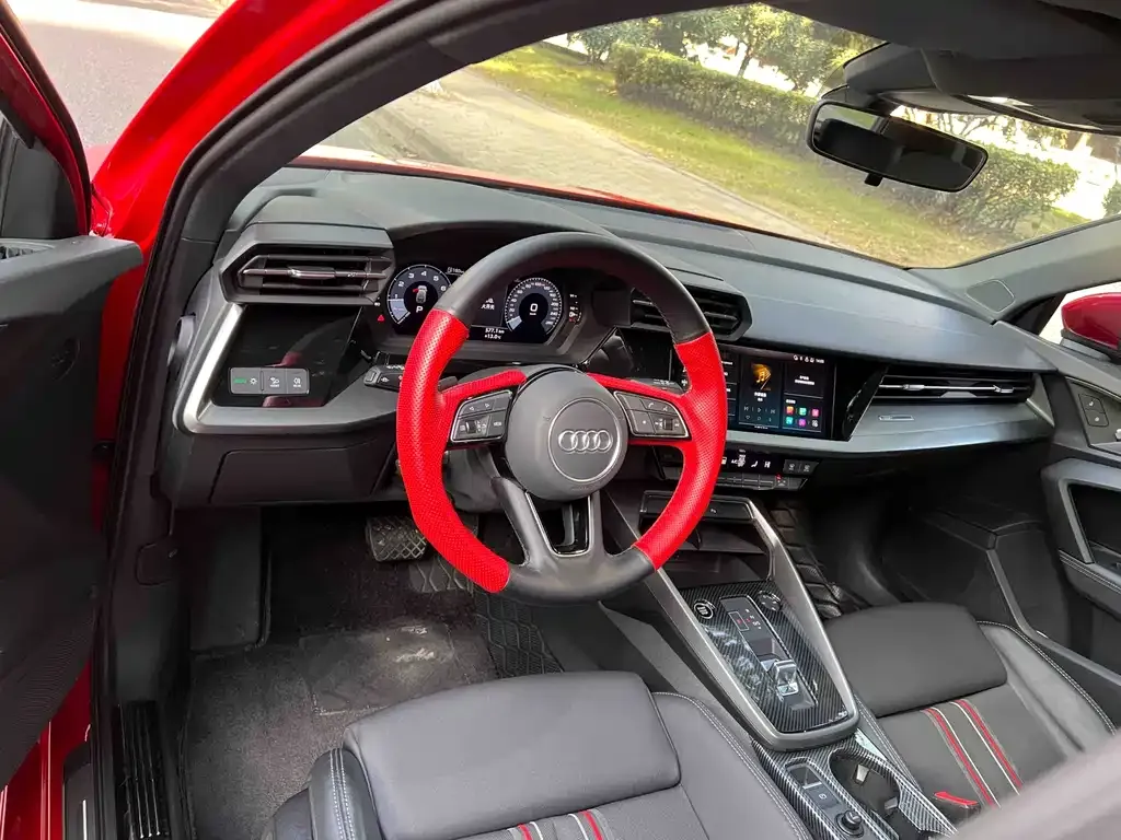 Audi A3 2023 из CN, фото 2