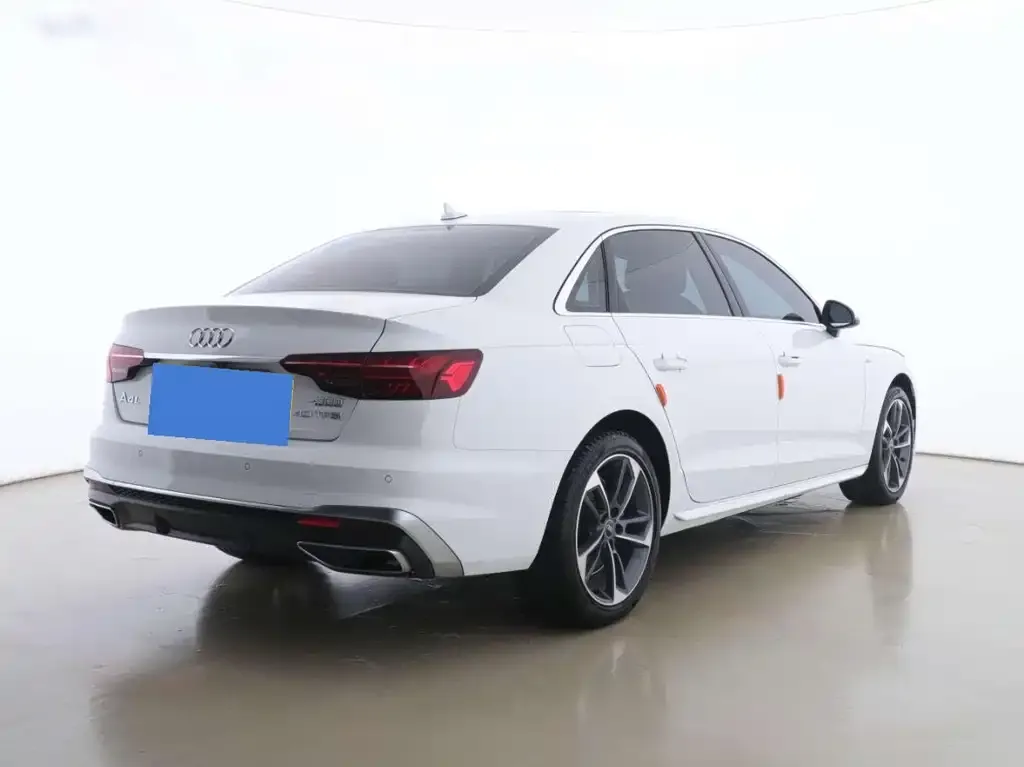 Audi A4L 2023 из CN, фото 7
