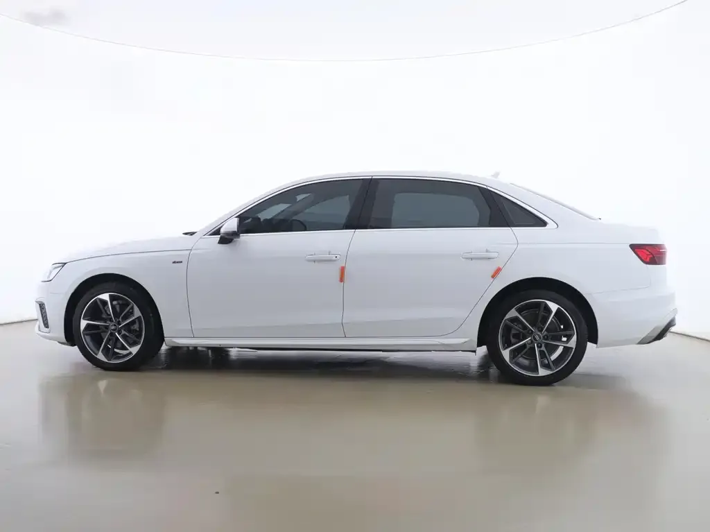 Audi A4L 2023 из CN, фото 3