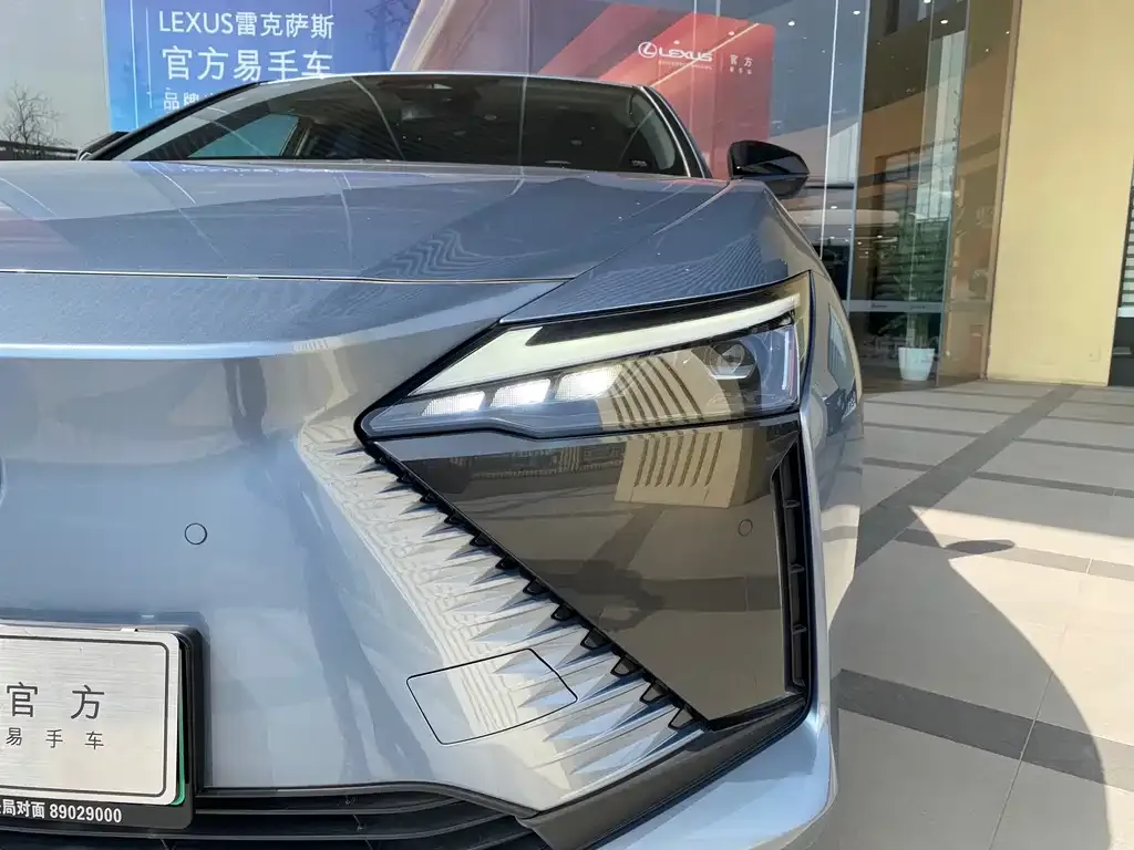 Lexus RZ — фото 2