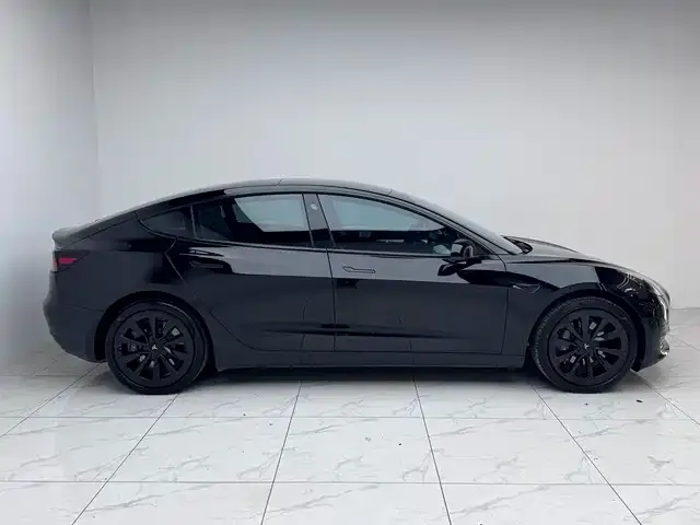 Tesla Model 3 — фото 4