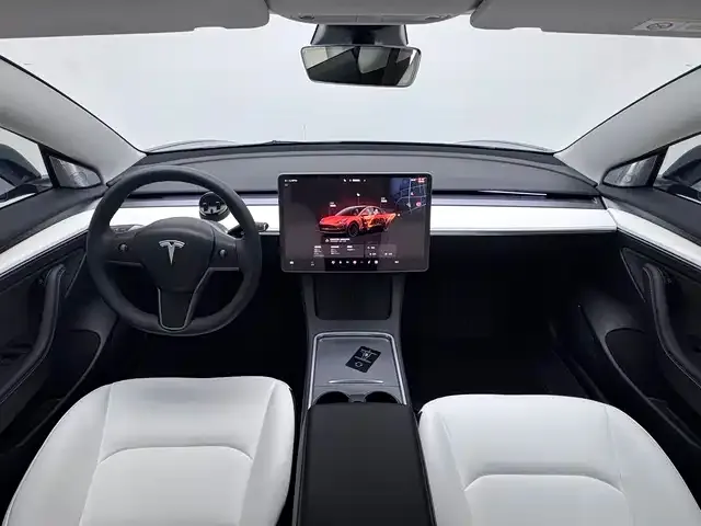 Tesla Model 3 — фото 9