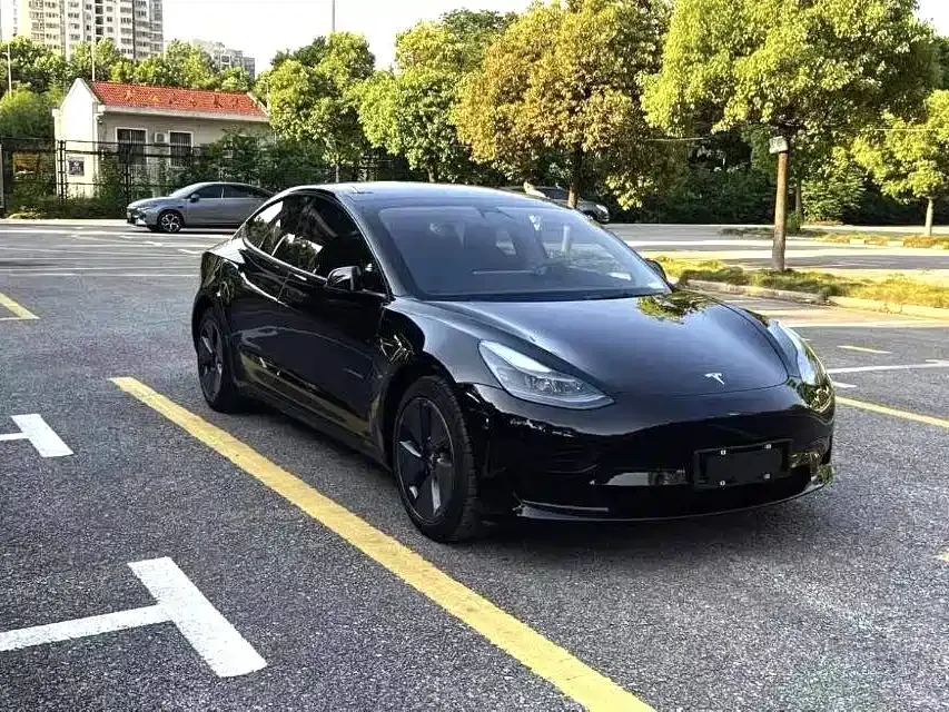 Tesla Model 3 — фото 4