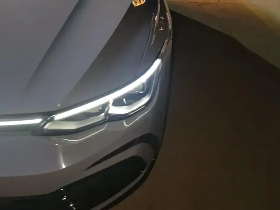 Volkswagen Golf 2023 из CN, фото 3