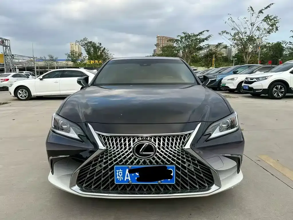Lexus ES — фото 1