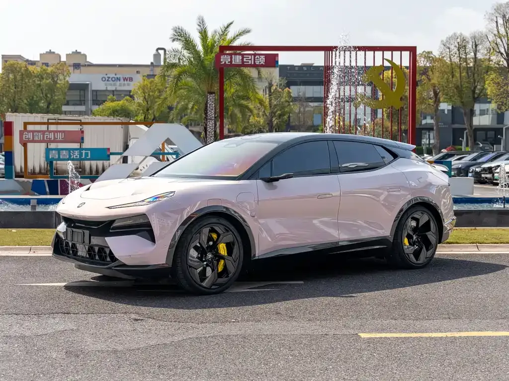 Lotus Eletre — фото 1