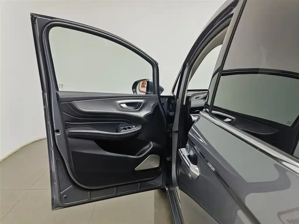 Roewe iMAX8 2021 из CN, фото 2