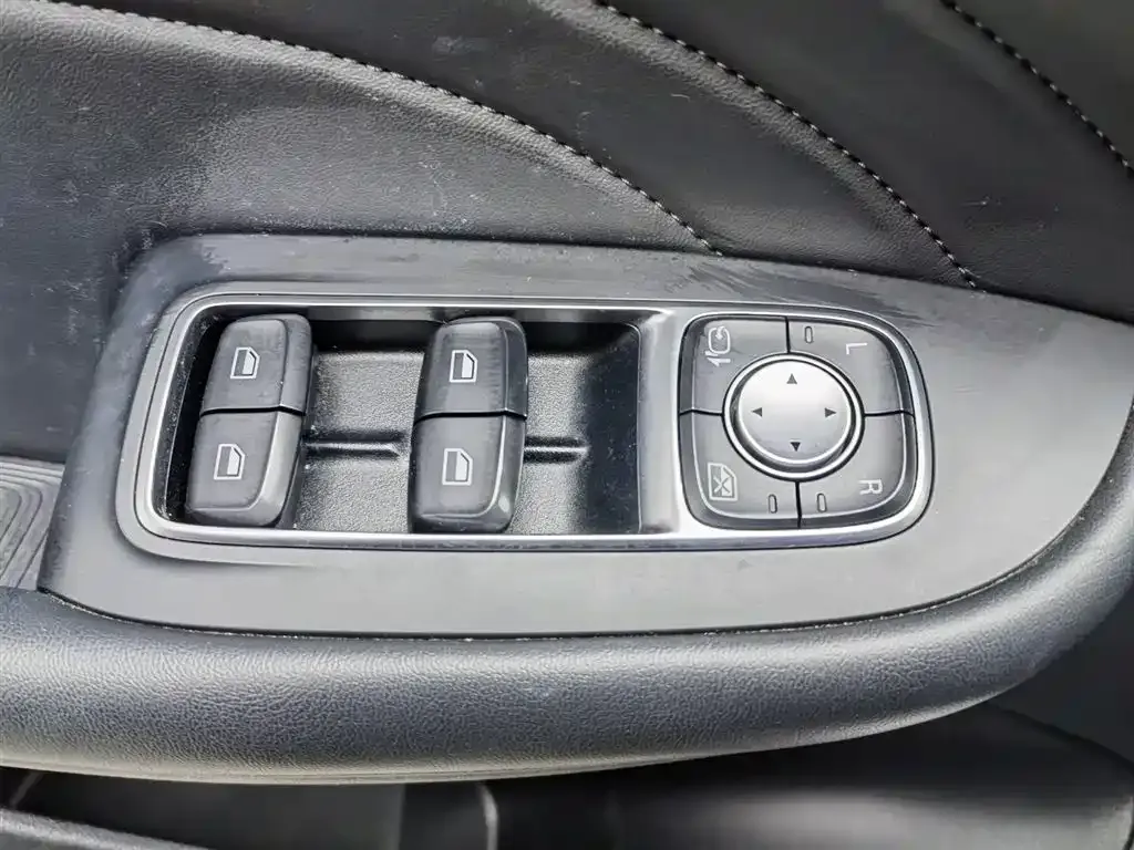 Roewe iMAX8 2021 из CN, фото 9