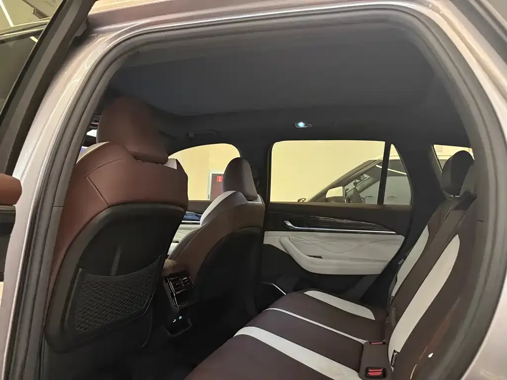 Geely Xingyue L 2024 из CN, фото 2