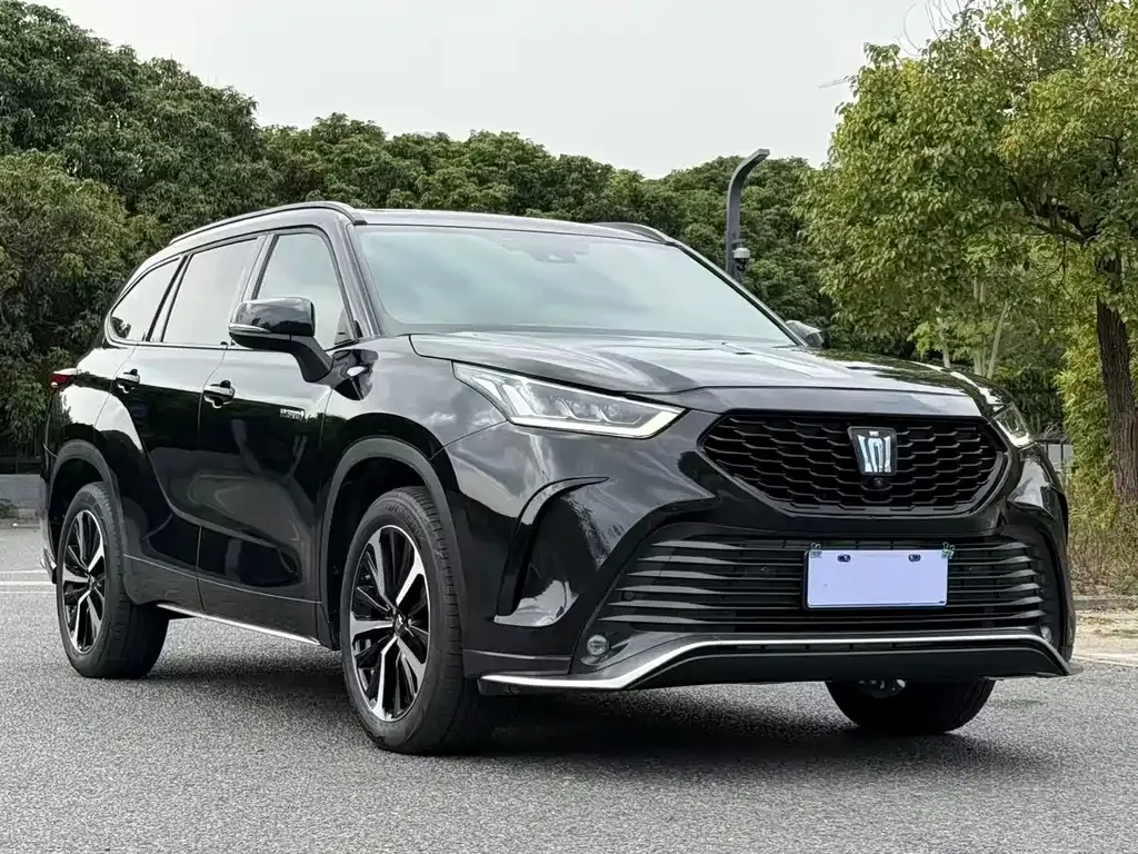 Toyota Crown Kluger 2024 из CN, фото 8