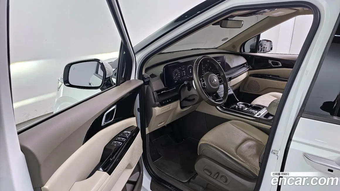 Kia Carnival — фото 10