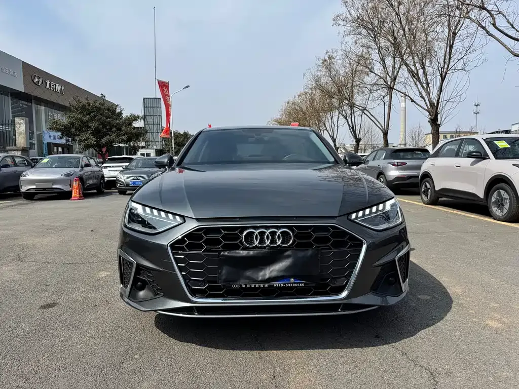 Audi A4L 2021 из CN, фото 9