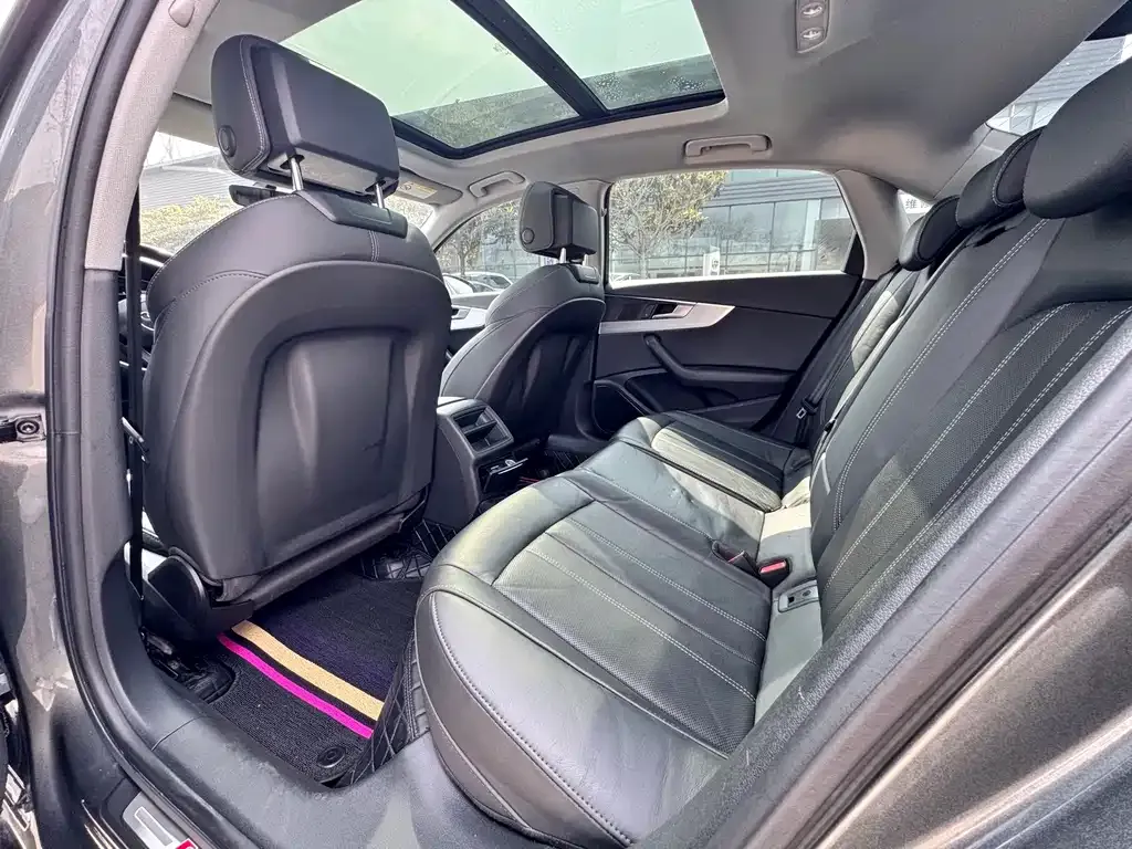 Audi A4L 2021 из CN, фото 5