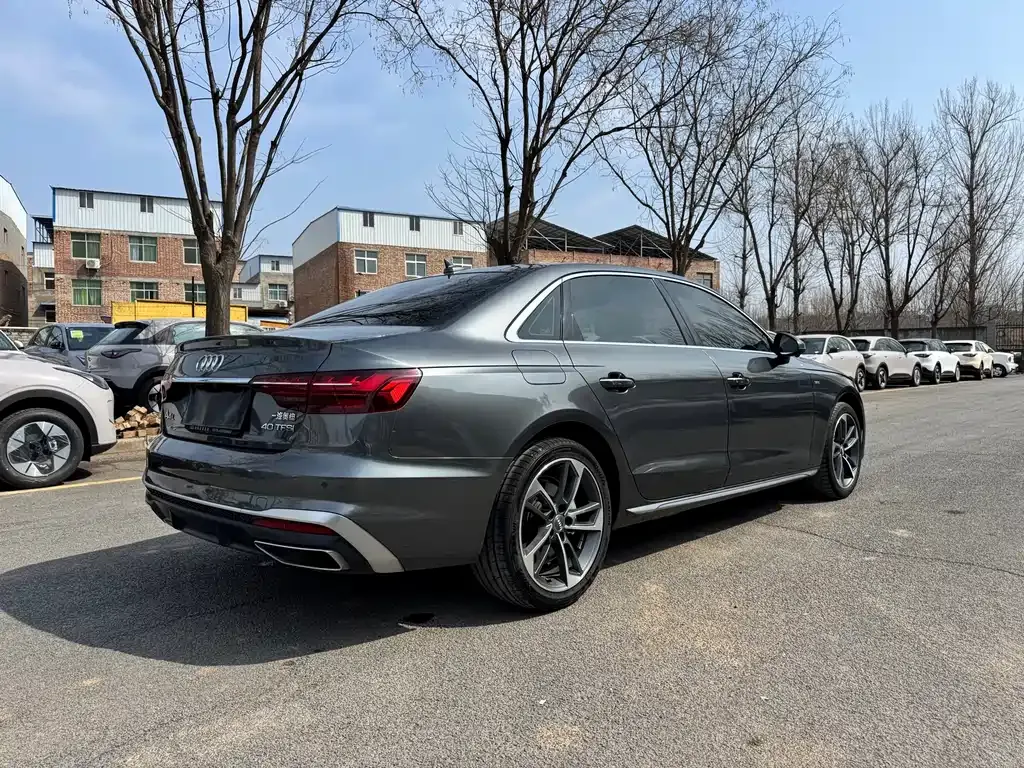 Audi A4L 2021 из CN, фото 6