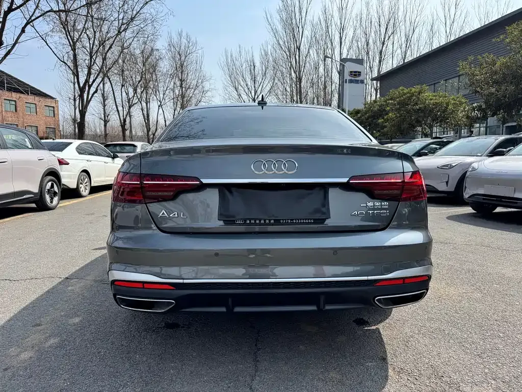 Audi A4L 2021 из CN, фото 2