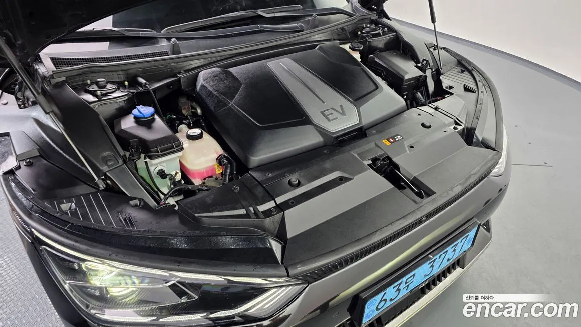 Kia EV6 2023 из KR, фото 8