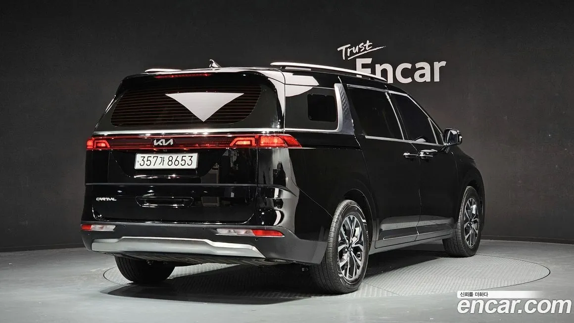 Kia Carnival 2023 из KR, фото 2