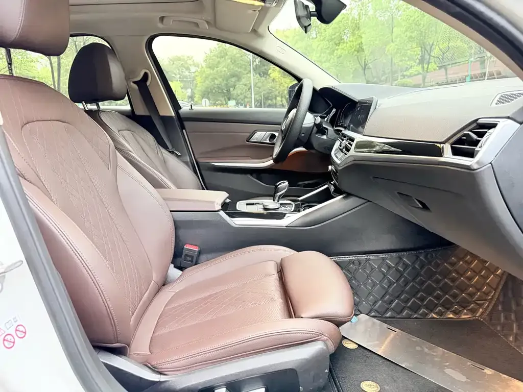 BMW 3 Series 2022 из CN, фото 4