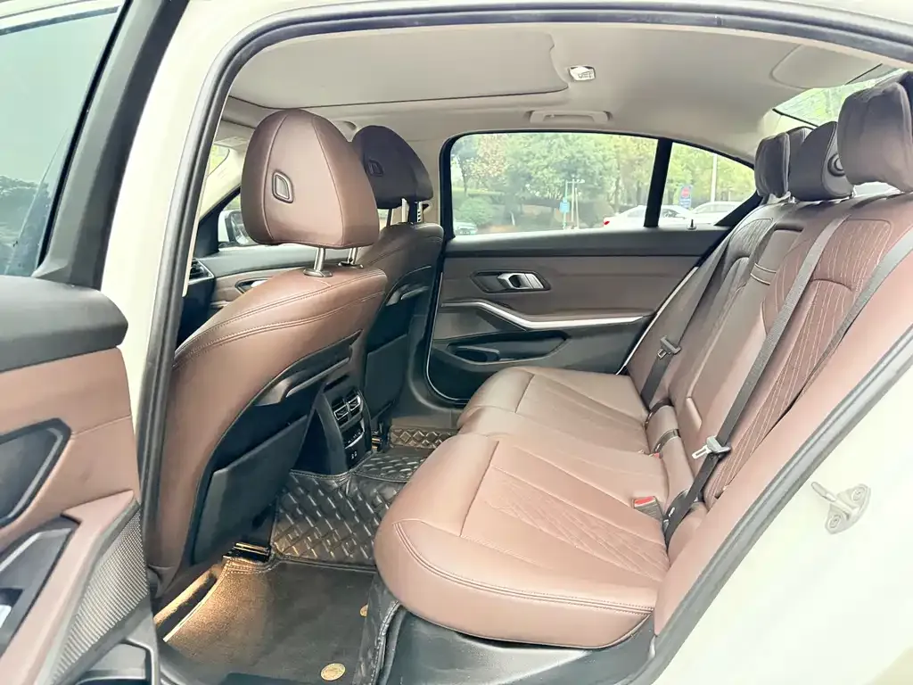 BMW 3 Series 2022 из CN, фото 7