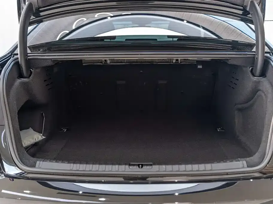 Audi A6L 2024 из CN, фото 3
