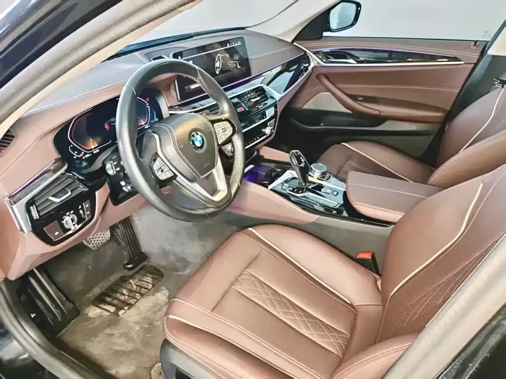 BMW 5 Series — фото 7