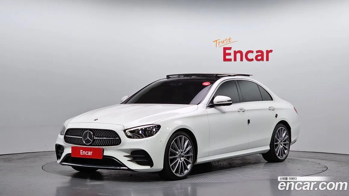 Mercedes-Benz E-Class — фото 1