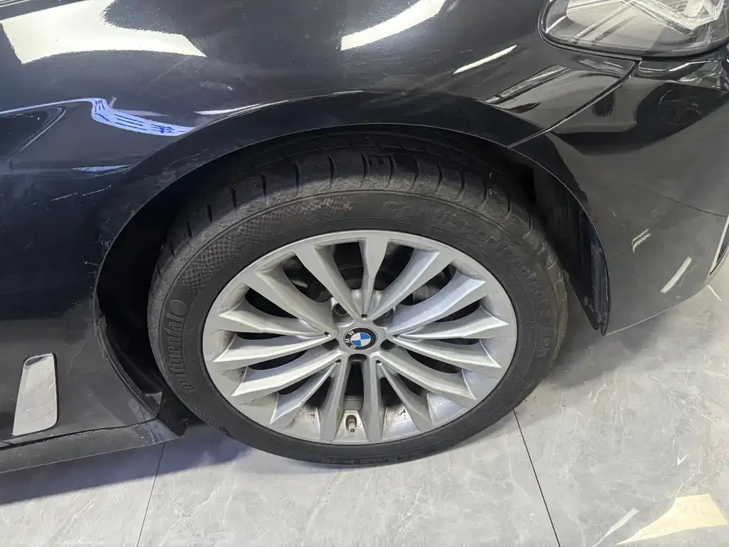 BMW 5 Series — фото 10