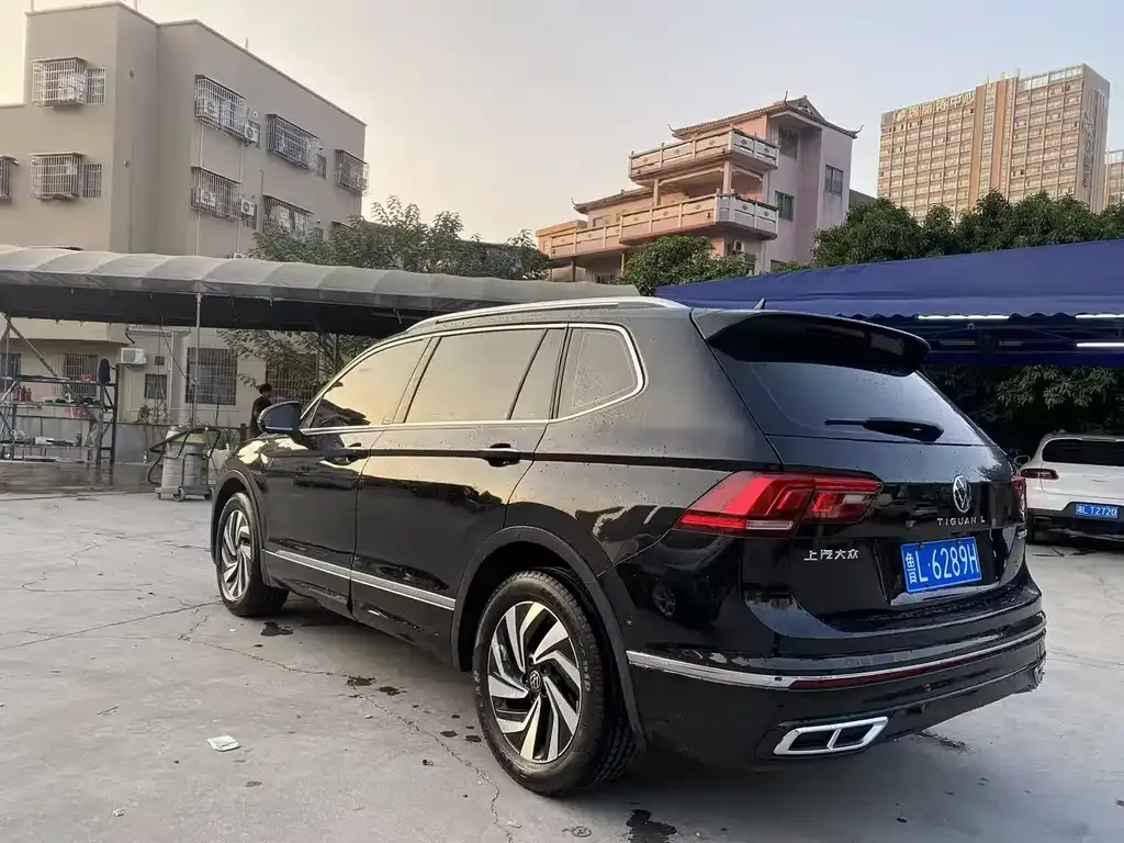 Volkswagen Tiguan L — фото 9