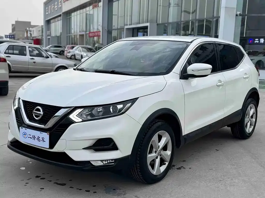 Nissan Qashqai — фото 1