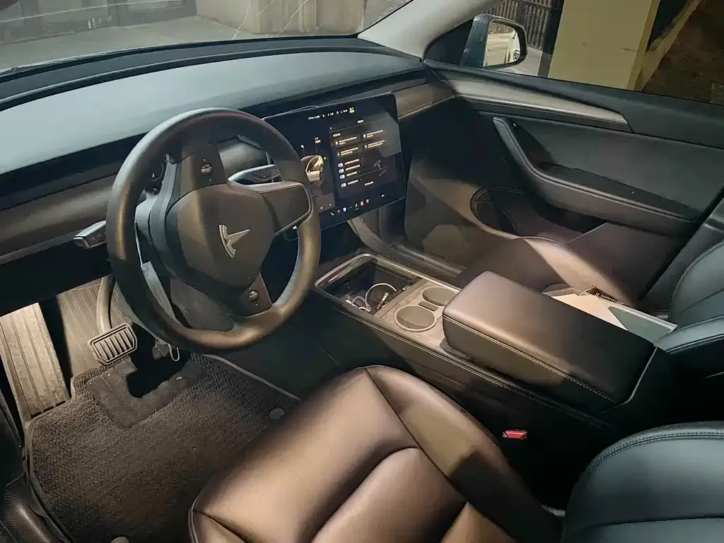 Tesla Model Y — фото 3