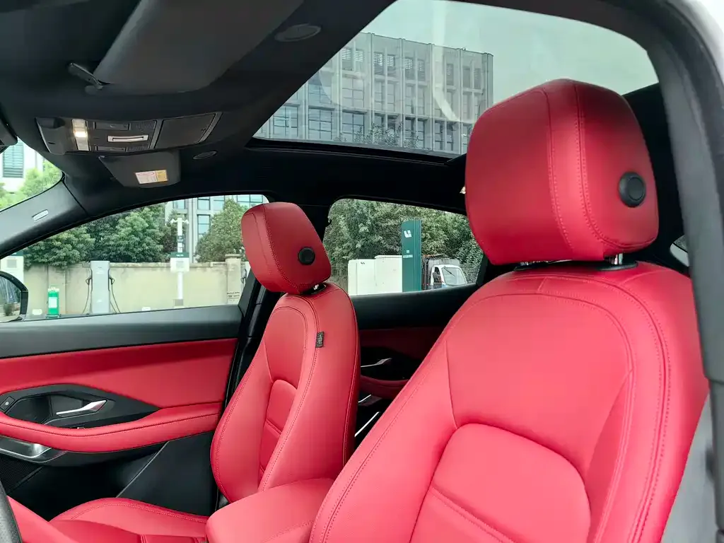 Jaguar E-PACE 2024 из CN, фото 2