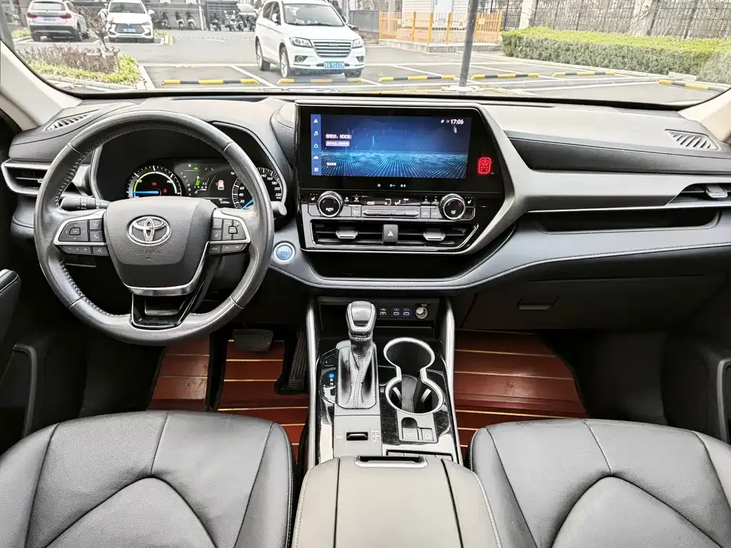 Toyota Highlander — фото 2