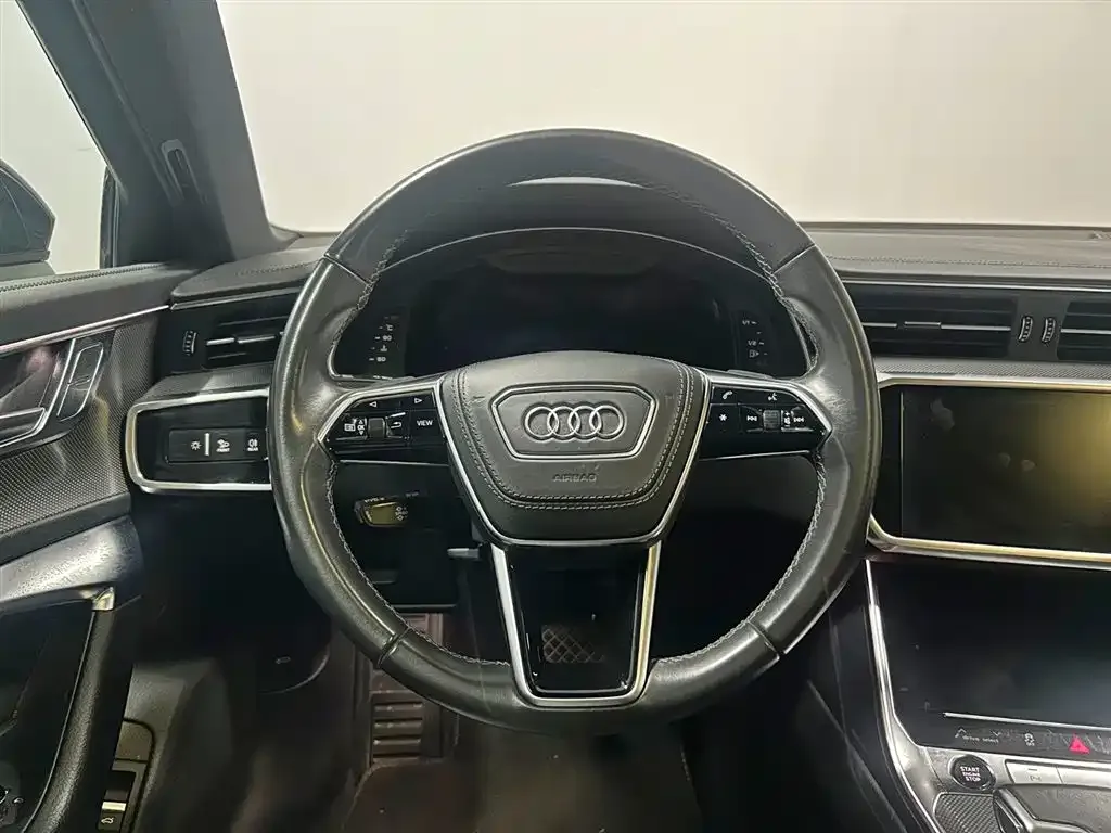 Audi A6L — фото 2