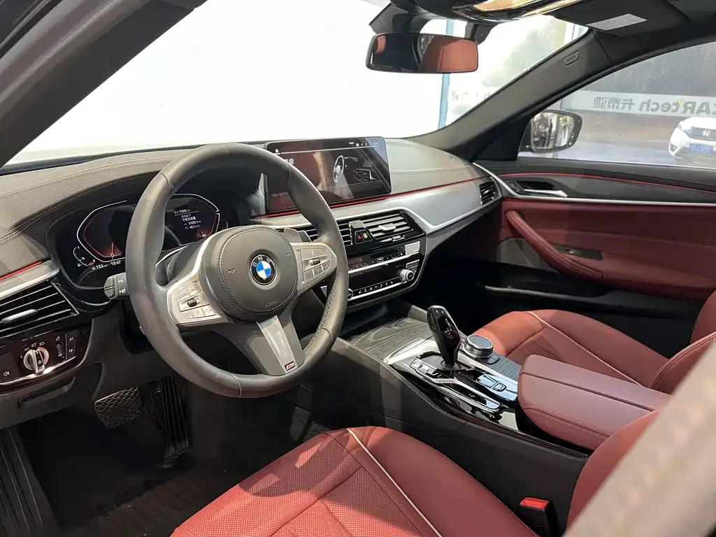 BMW 5 Series 2023 из CN, фото 5