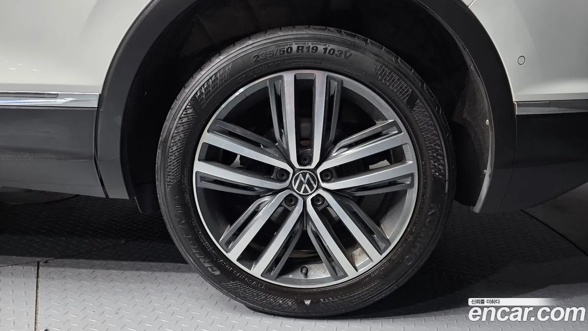 Volkswagen Tiguan 2023 из KR, фото 3