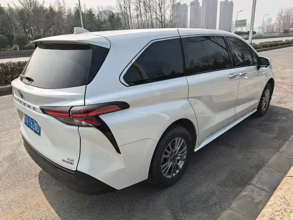 Toyota Sienna 2023 из CN, фото 9