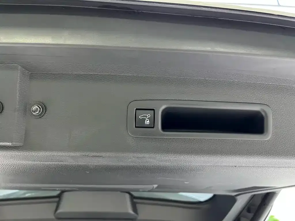 Toyota Sienna 2023 из CN, фото 4